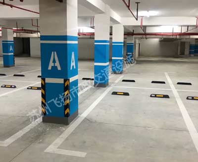 蘇州車(chē)庫(kù)劃線(xiàn)多少錢(qián)一米？蘇州公路劃線(xiàn)多少一平方？