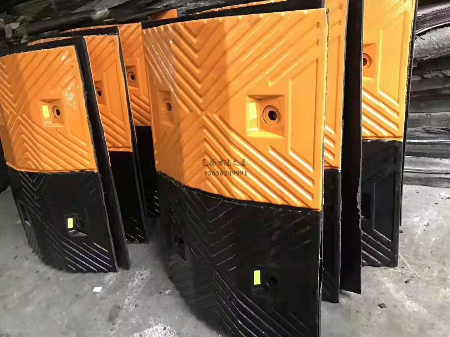 在設(shè)計(jì)道路交通設(shè)施標(biāo)志牌子時(shí)應(yīng)注意哪些細(xì)節(jié)?