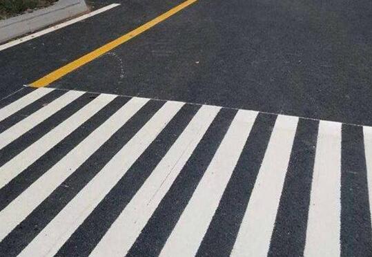 道路劃線，道路標線是怎么畫出來的？