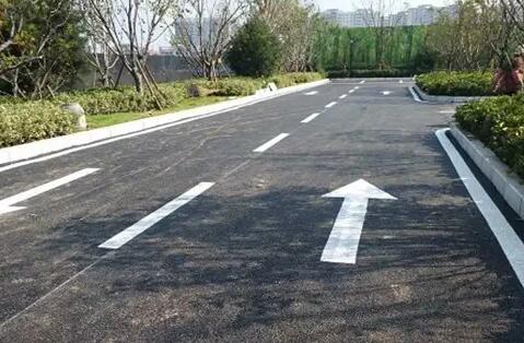 蘇州道路劃線的兩種類型:冷噴劃線和熱熔劃線? 蘇州道路劃線的兩種類型:冷噴劃線和熱熔劃線?