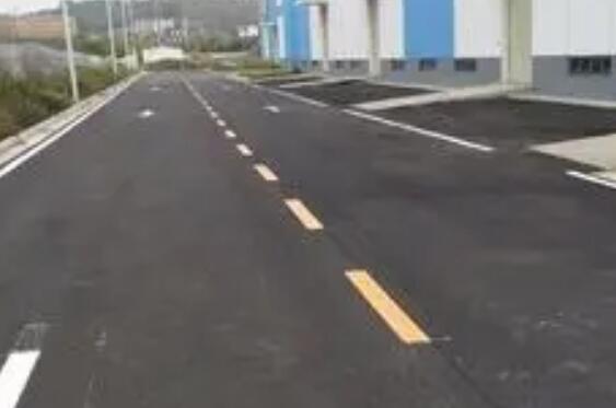 合肥廠區道路劃線要求，從安全性、美觀性、環保性三個方面考慮？