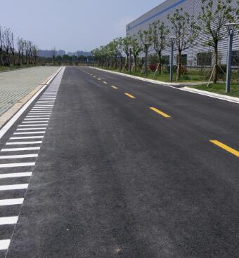 蘇州工廠地面劃線？專業團隊打造高效廠區交通體系